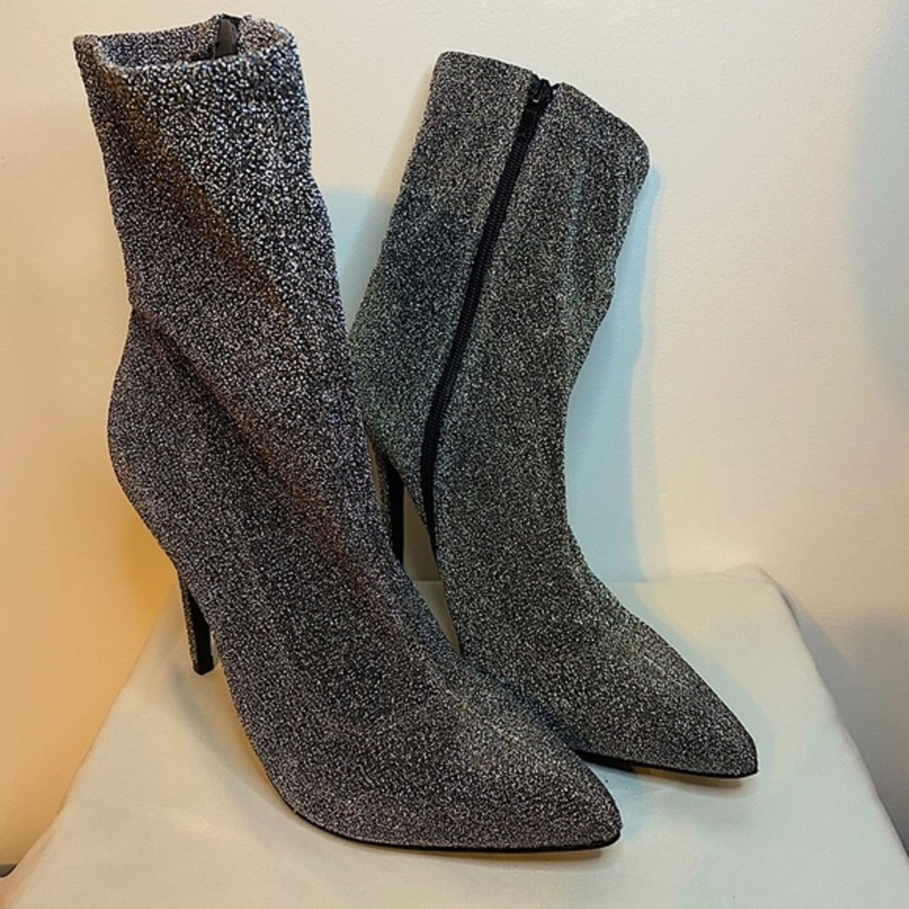Sparkle shoe dazzle closed toe heels